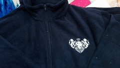 campera polar con logo