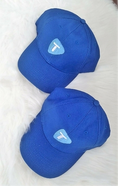 Gorras con logo bordado - GALA DESIGN - Mayorista de gorras Buenos Aires.