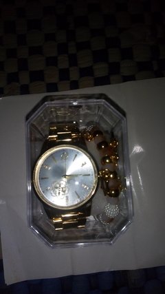 Relógio luxo dourado detalhado - comprar online