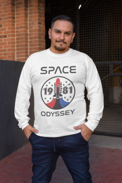 Camiseta Manga Longa Space Odyssey