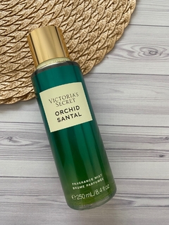 BODY MIST Victoria’s Secret ORCHID SANTAL - comprar online