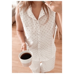 PIJAMA BURDEOS (blanco con plumitas negras) - comprar online