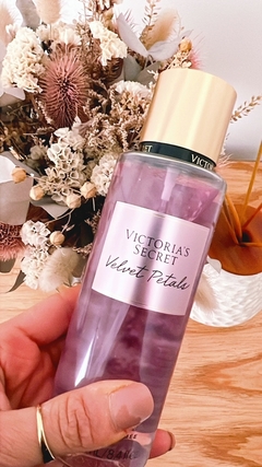 BODY MIST Victoria’s Secret VELVET PETALS