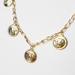 Colar Medalhas Medusa - Dourado - comprar online