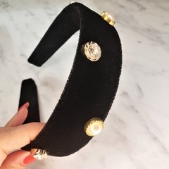 Tiara Headband Veludo e Pérolas - Dourada - comprar online