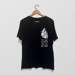 Camiseta Slim- Your Heart Preta¹