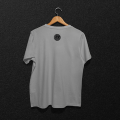 Camiseta Classic - Big Fist Cinza - comprar online