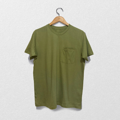 Camiseta Classic com Bolso Lisa - Verde (orgânica)