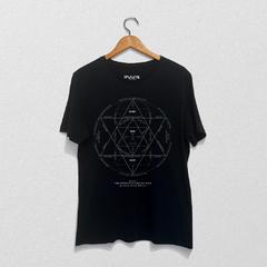 Camiseta Slim - Geometria Divina Preta²
