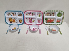 ART. BME1003 - SET MELAMINA INFANTIL RECTANGULAR 28 X 20 CM (PLATO, BOWL Y CUBIERTOS) - BULTO X 200 U