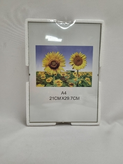 ART. PF70121 - PORTA FOTO CLIP SIN PIE 21X30CM - BULTO X 36 U