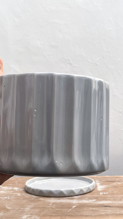 Maceta Pothia con plato gris claro ( SALDOS ) en internet