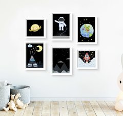 kit quadros infantil astronauta fundo preto moldura branca