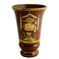 Vaso em cerâmica, com pintura estilo imperial e acabamento em laca chinesa