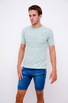 Remera Manhattan con estampa - comprar online