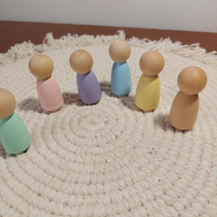Set Pequeños personajes / Muñecos madera maciza color pastel - tienda online