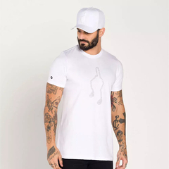 Camiseta Buh Slim Basic Relevo Branca - comprar online