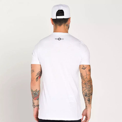 Camiseta Buh Slim Basic Relevo Branca na internet