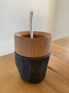 Mate madera con base silicona distintos colores en internet