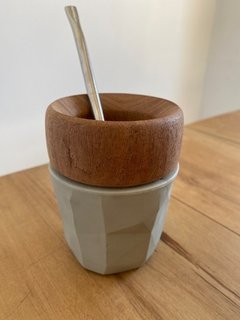 Mate madera con base silicona distintos colores - tienda online