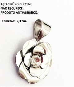 Pingente Flor Rosa Aço Inox Miolo Pedra Strass Corte A Laser - Cher Smith Semijoias de Aço