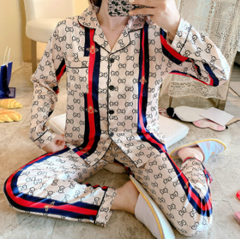 Pijama feminino Luxo na internet