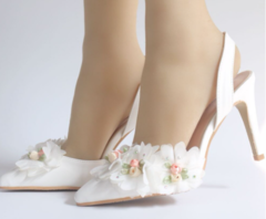 Sapato de noiva com flores - Lys Shoetique