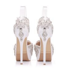 Sapato para noiva com meia pata e aplicações em strass - Lys Shoetique