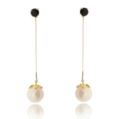 White Pearl pendulum earrings with onyx on internet