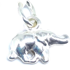 Dije elefante de plata en relieve 1,4 cm de alto x 1,1 cm de ancho