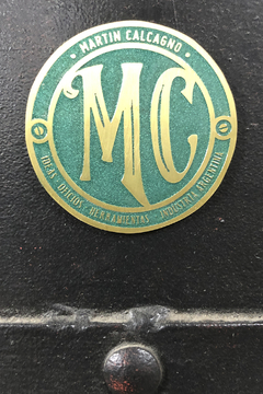 Imán Logo MC de bronce - comprar online