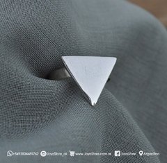 anillo triangulo de plata