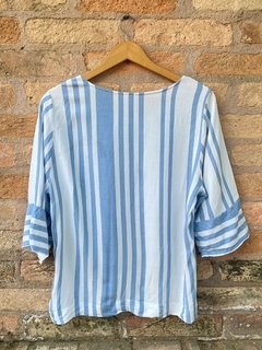 Blusa Azul e Branca - comprar online