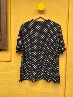 Blusa Bolinha P&B na internet