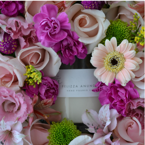 Caja de Flores Variadas con velas aromaticas