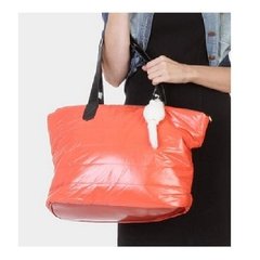 Bolsa Feminina Acolchoado acompanha chaveiro pelúcia - comprar online