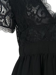 Vestido de Renda Curto Decote Profundo Moderno - comprar online