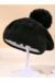 GORRO PRETO COM POMPOM