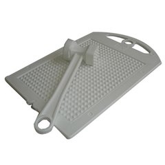 506871 TABUA DE CARNE PLAST.VAPT VUPT C/MARTELO 16,5CM X 21,5CM