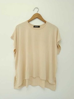 Remera OVER tiza