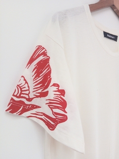 Remera FLOWER crudo - comprar online