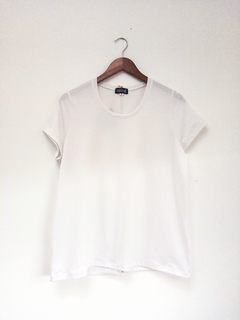 Remera LILA blanca