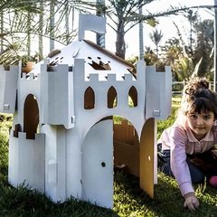 Castillo encantado grande. Juguete ecológico hecho en cartón reciclado