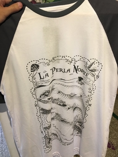 Remera Perla Norte Blanca y Negra - comprar online