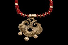 T304 Coral Necklaces - From my Chinese Cabinet en internet