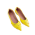Sapatilha bico fino alongada Cinderella Foot Amarelo com detalhe de taxas douradas 