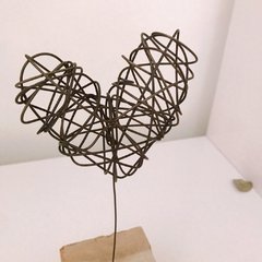 Corazón de Alambre con base de madera - comprar online
