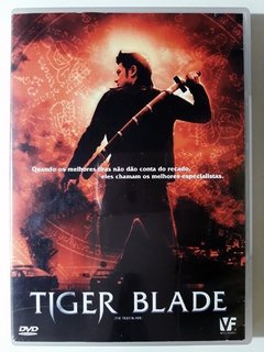 Dvd The Tiger Blade Atsadawut Luengsuntorn, Pimolrat Pisolyabutr, Direção: Theeratorn Siriphunvaraporn