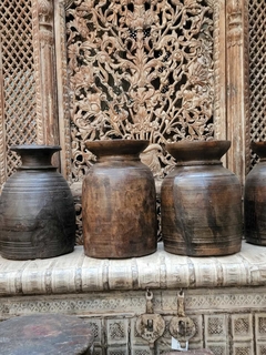 NAG005B- Vasijas de madera antigua India 38cmh muy ancho - comprar online