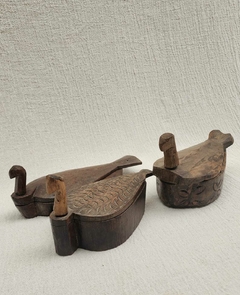 NAG011 - Caja antigua de madera Tika pájaro - comprar online
